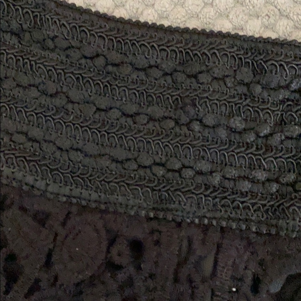 Shorts - Picture 3 of 4